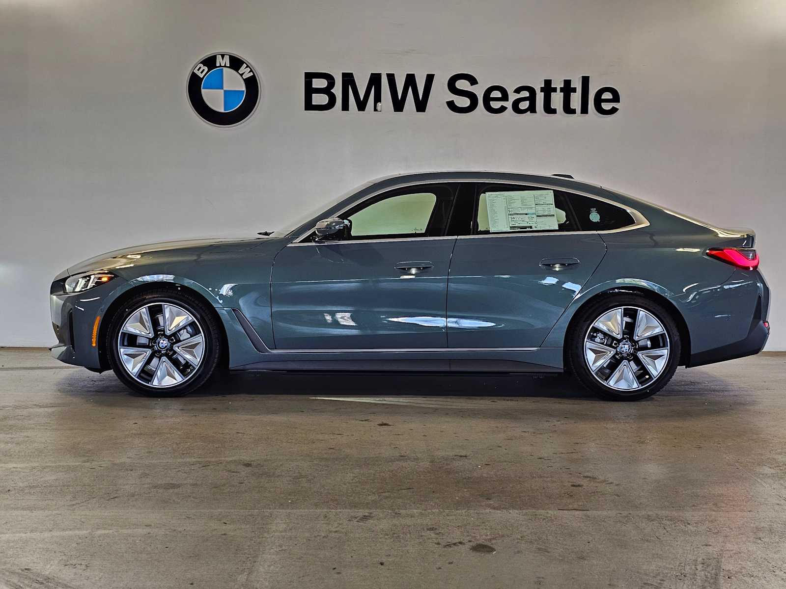 Thumbnail: 2026 BMW i4 - 3