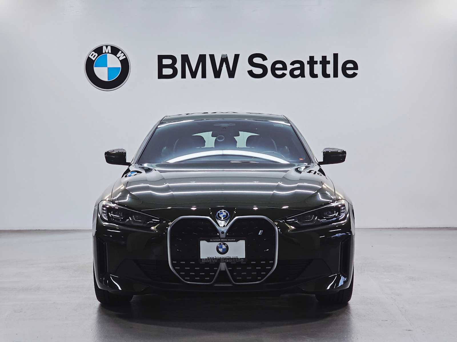 Thumbnail: 2023 BMW i4 - 6