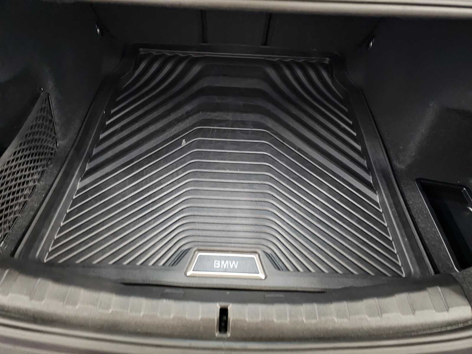 Thumbnail: 2025 BMW 3 Series - 43