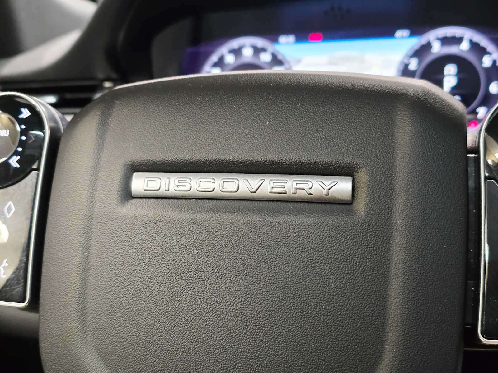 Thumbnail: 2020 Land Rover Discovery Sport - 21