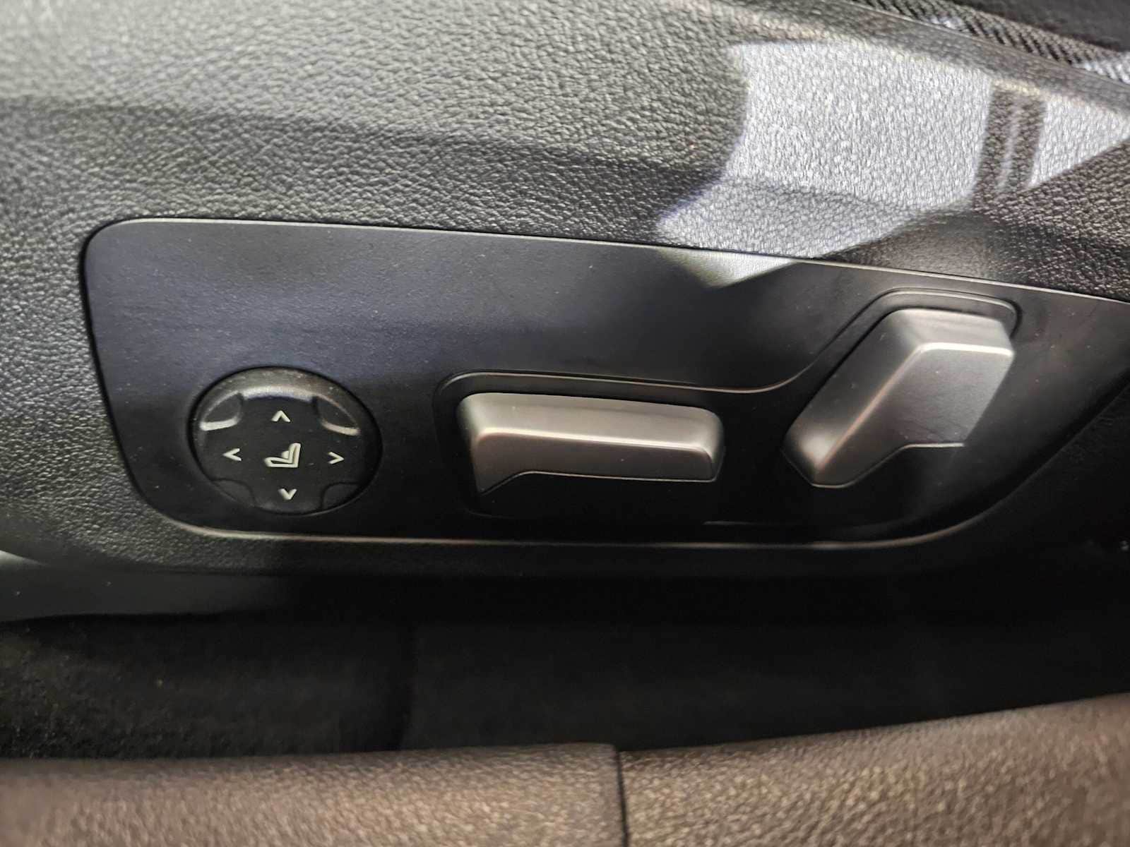 Thumbnail: 2023 BMW i4 - 29