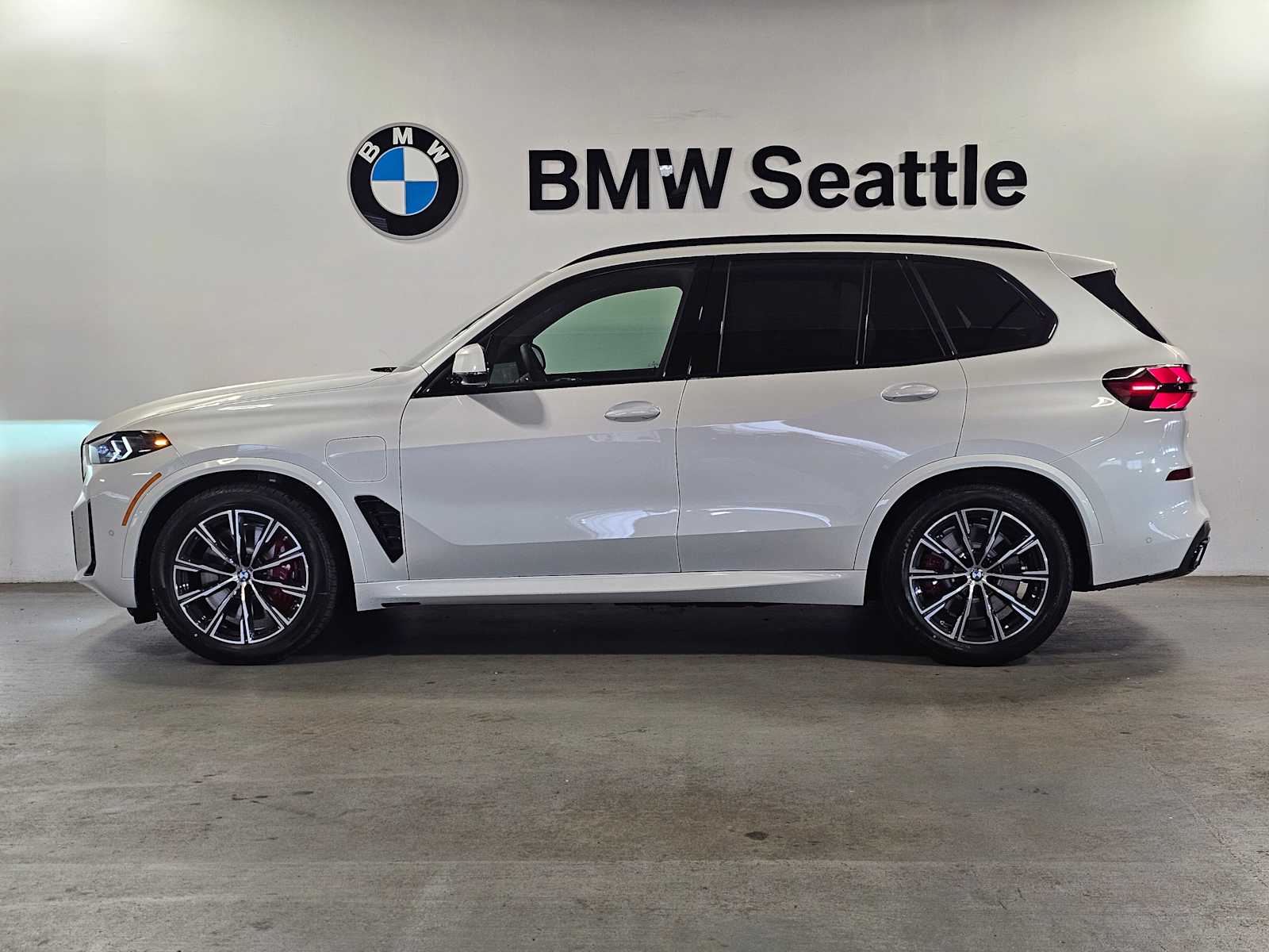 Thumbnail: 2026 BMW X5 - 3