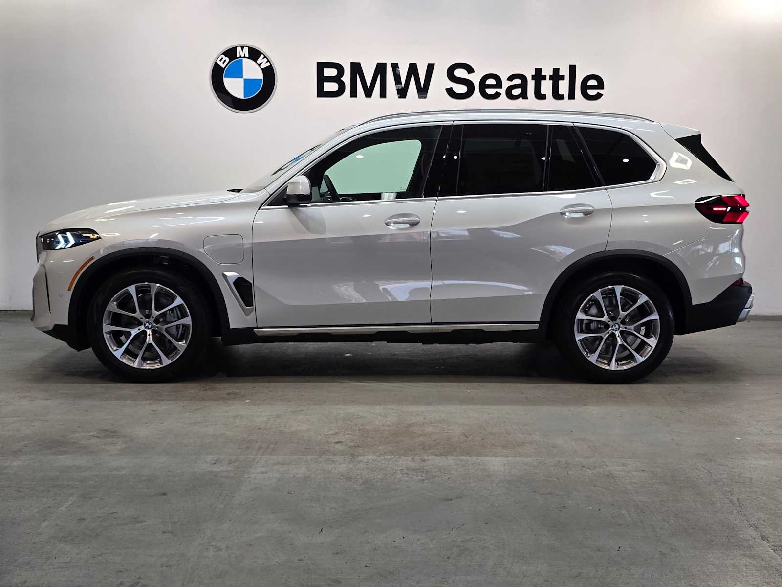 Thumbnail: 2026 BMW X5 - 3