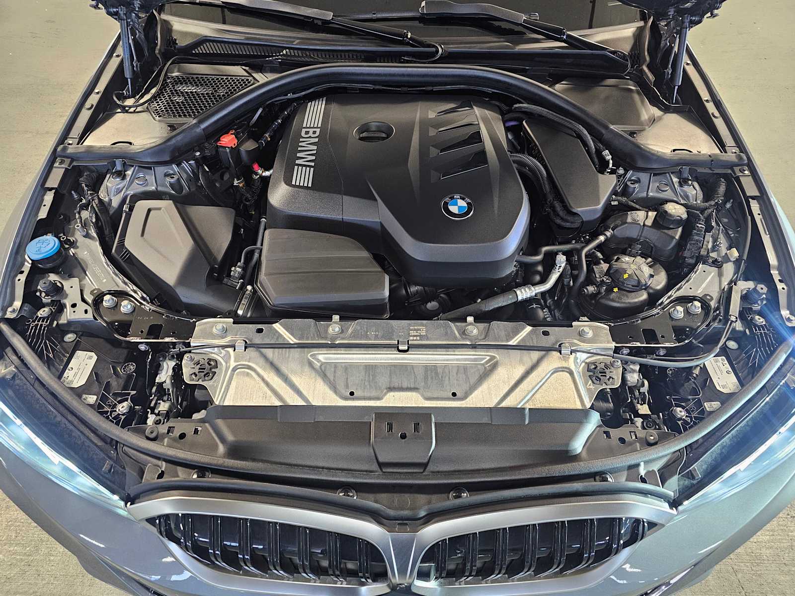 Thumbnail: 2025 BMW 3 Series - 9