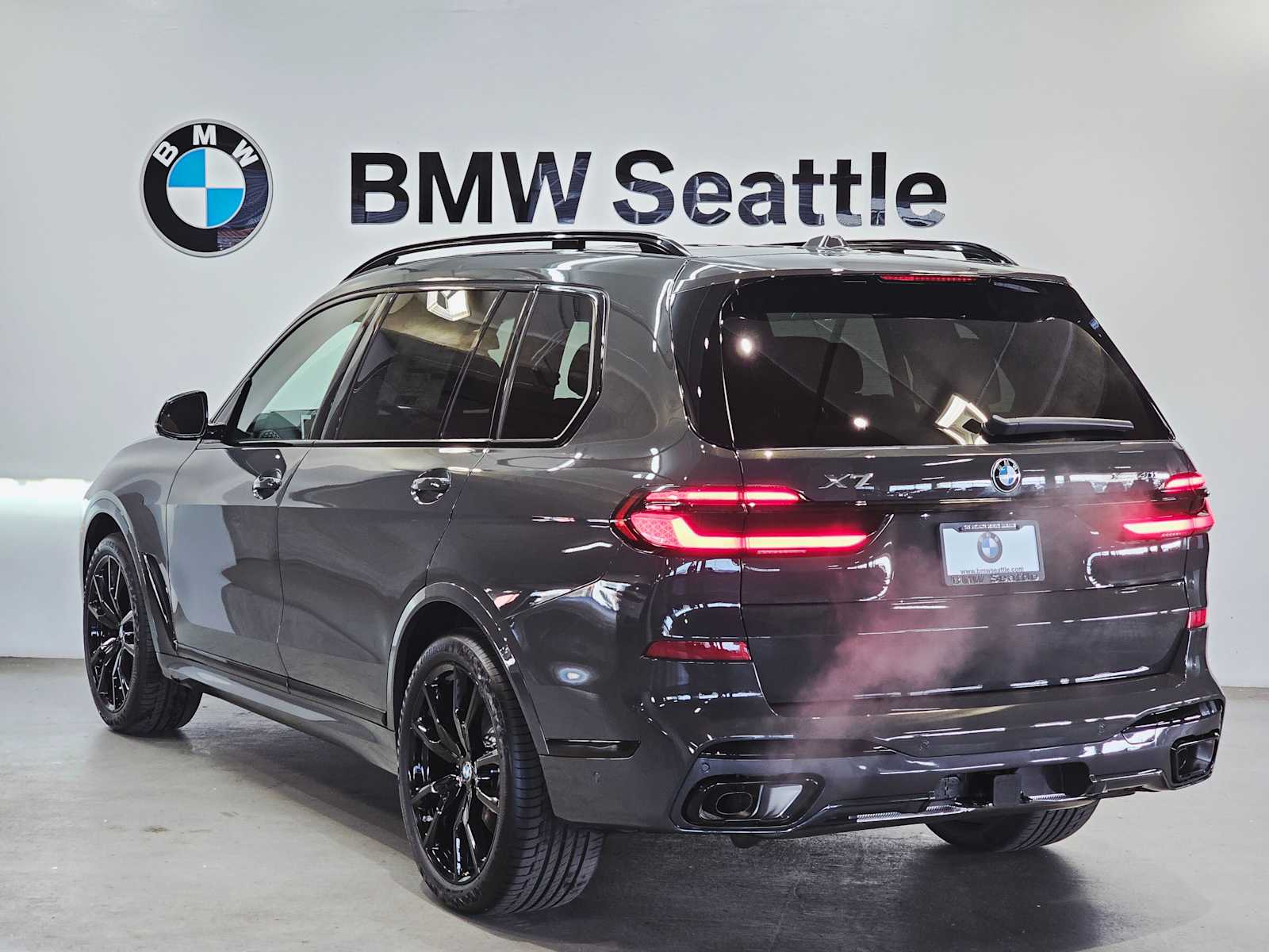 Thumbnail: 2026 BMW X7 - 4