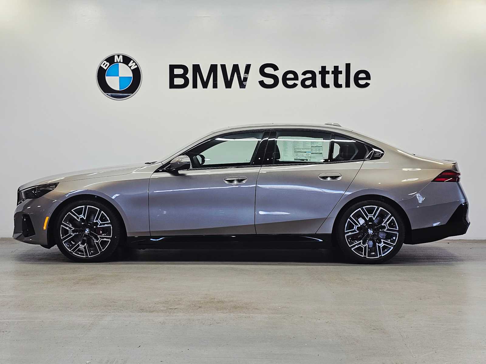 Thumbnail: 2026 BMW i5 - 3