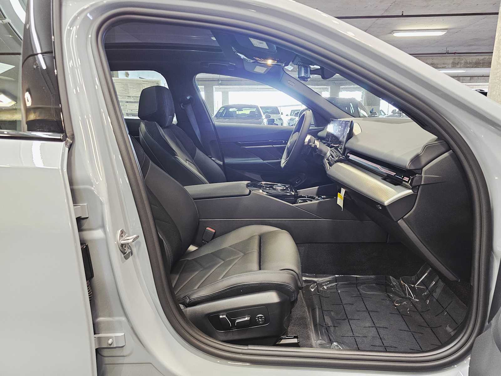 Thumbnail: 2026 BMW 5 Series - 27