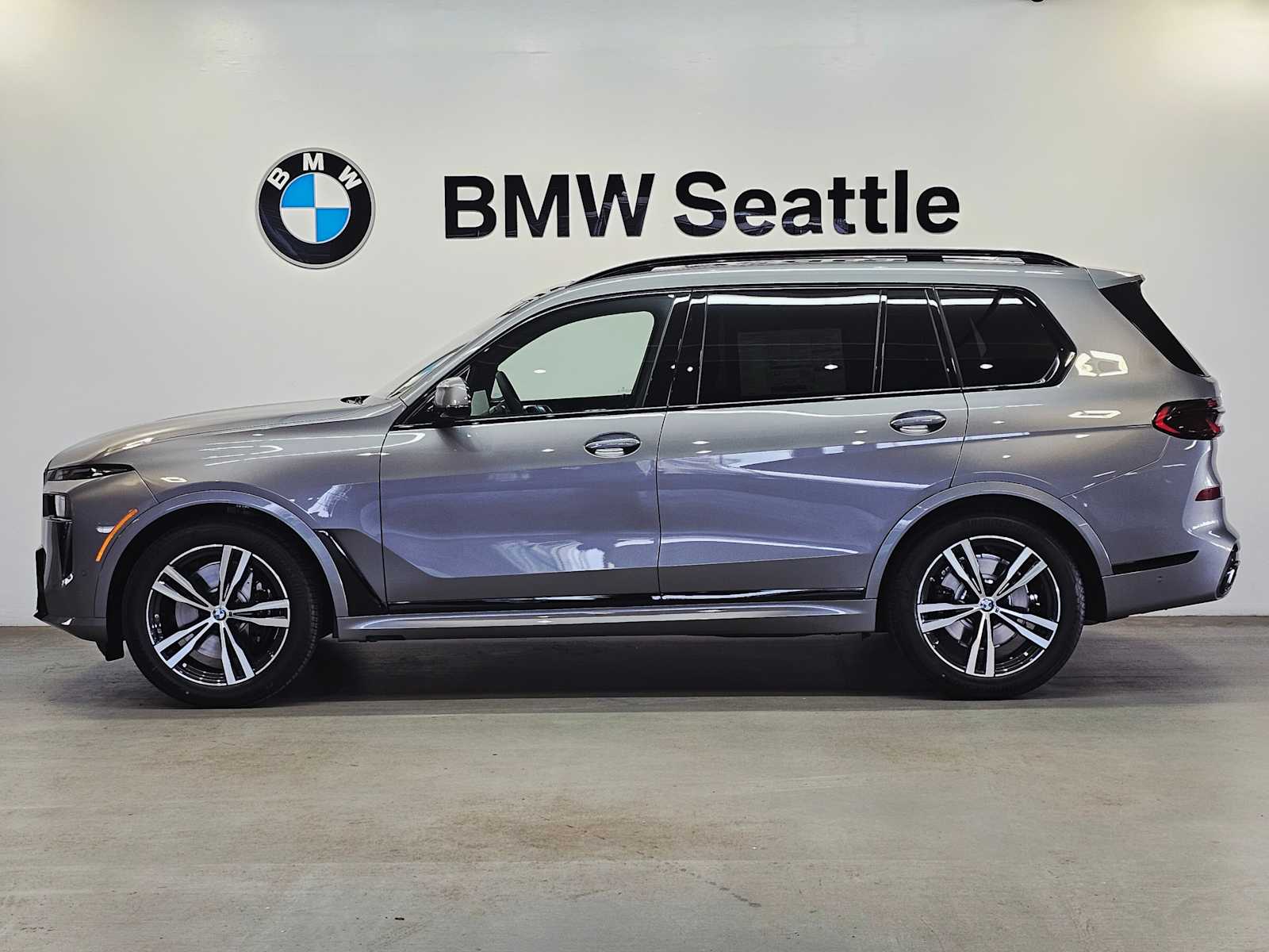 Thumbnail: 2026 BMW X7 - 3