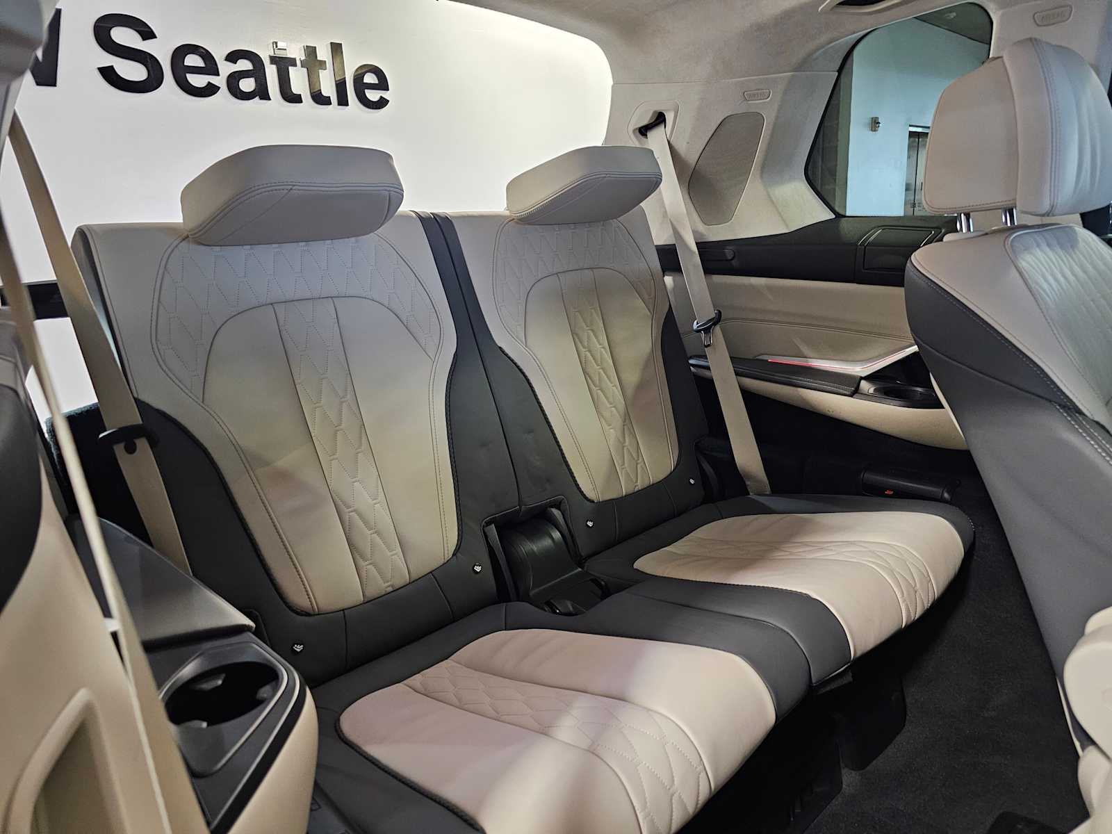 Thumbnail: 2023 BMW X7 - 41