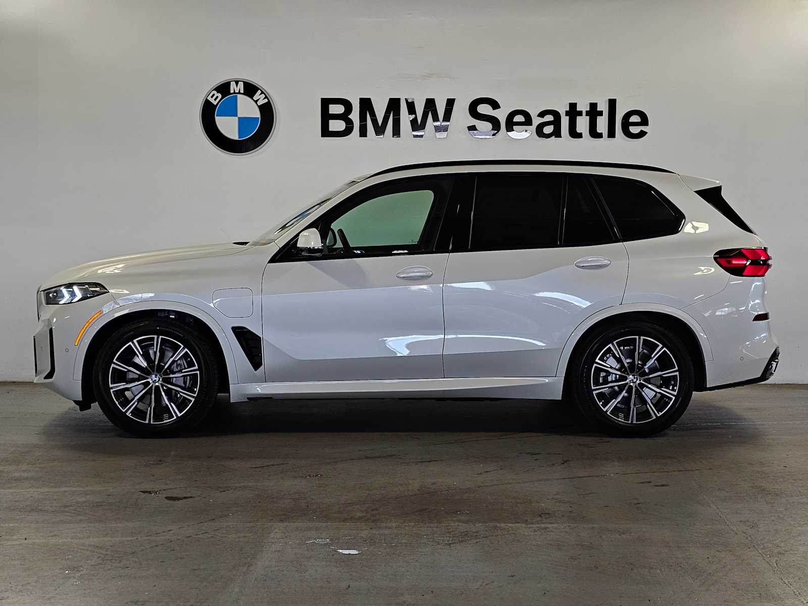 Thumbnail: 2026 BMW X5 - 3