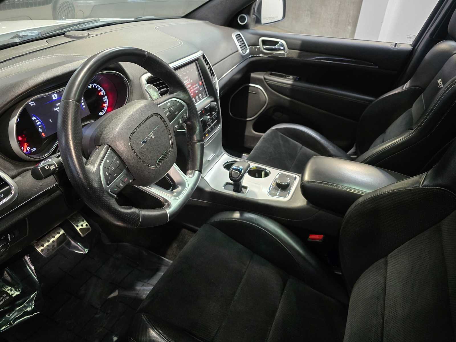 Thumbnail: 2015 Jeep Grand Cherokee - 2