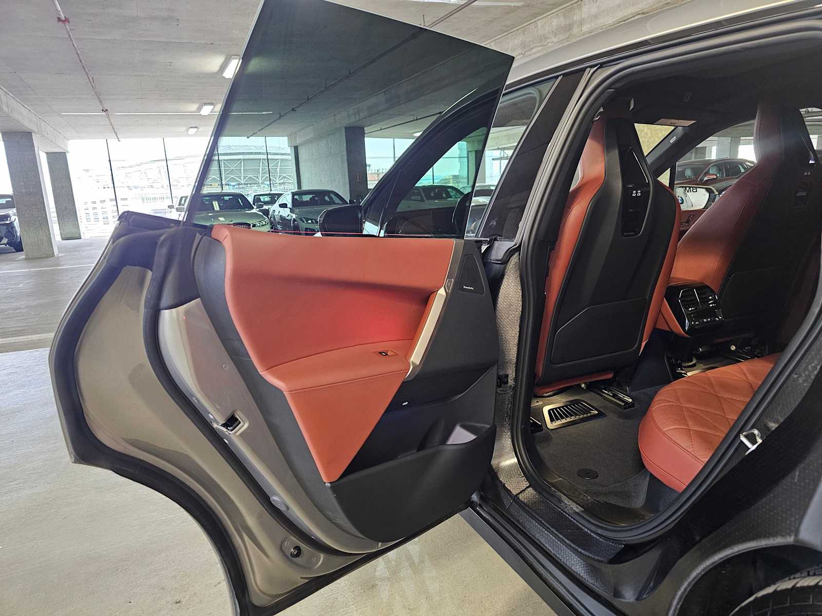 Thumbnail: 2023 BMW iX - 33