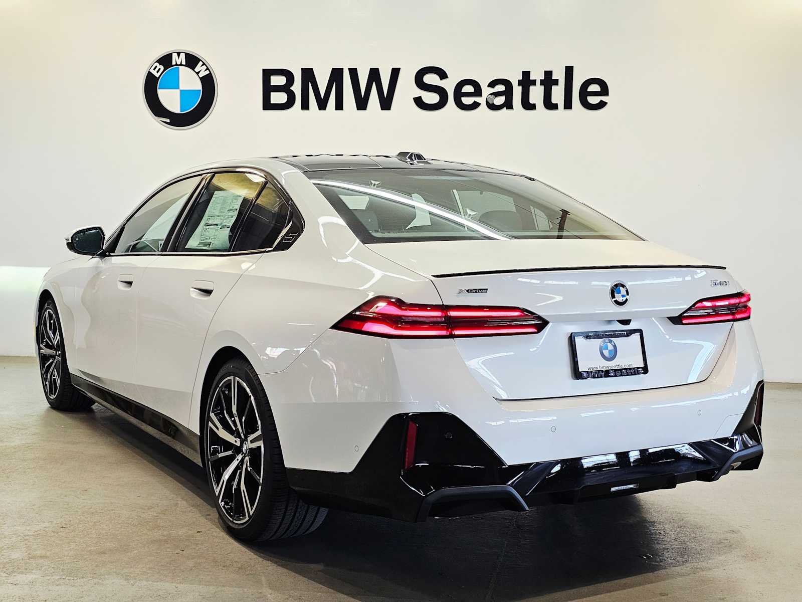 Thumbnail: 2026 BMW 5 Series - 4