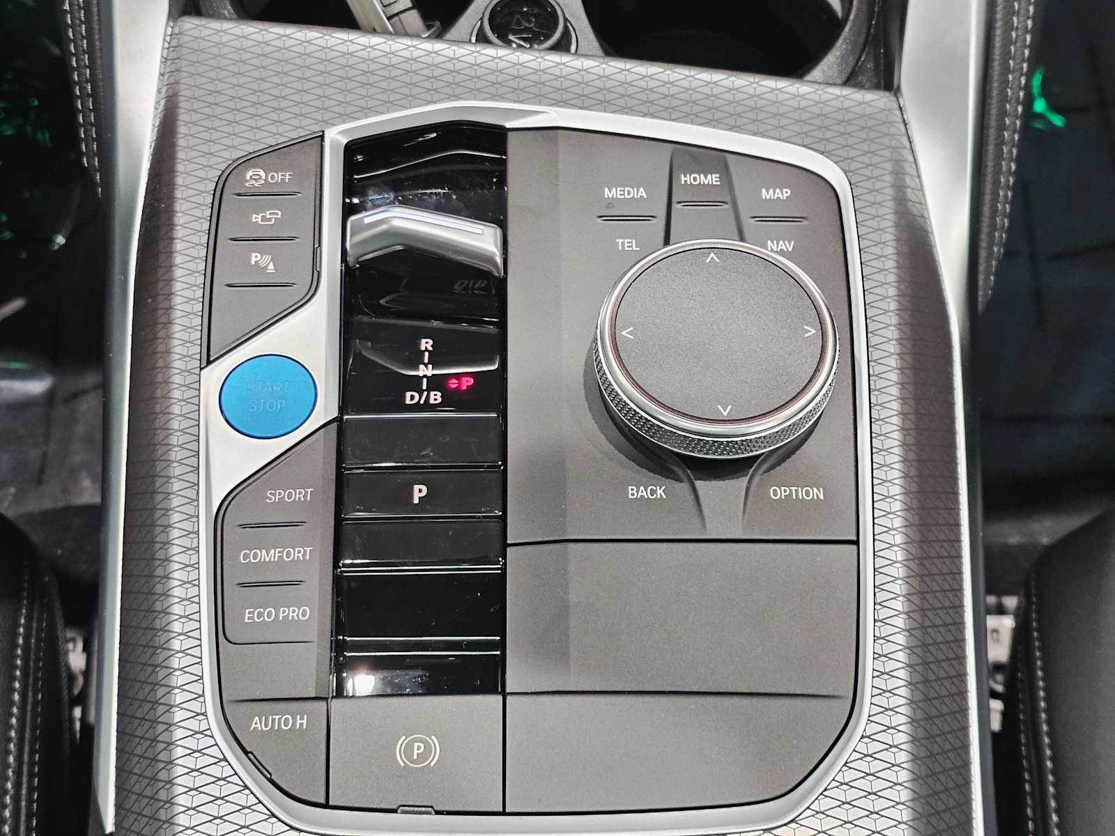 Thumbnail: 2025 BMW i4 - 18