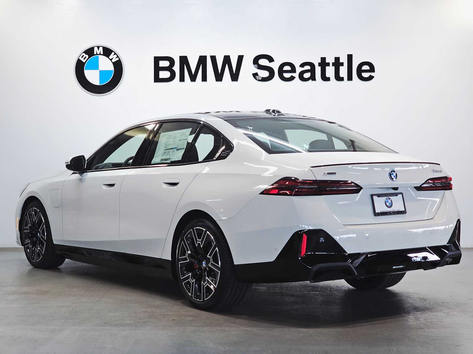 Thumbnail: 2026 BMW 5 Series - 4