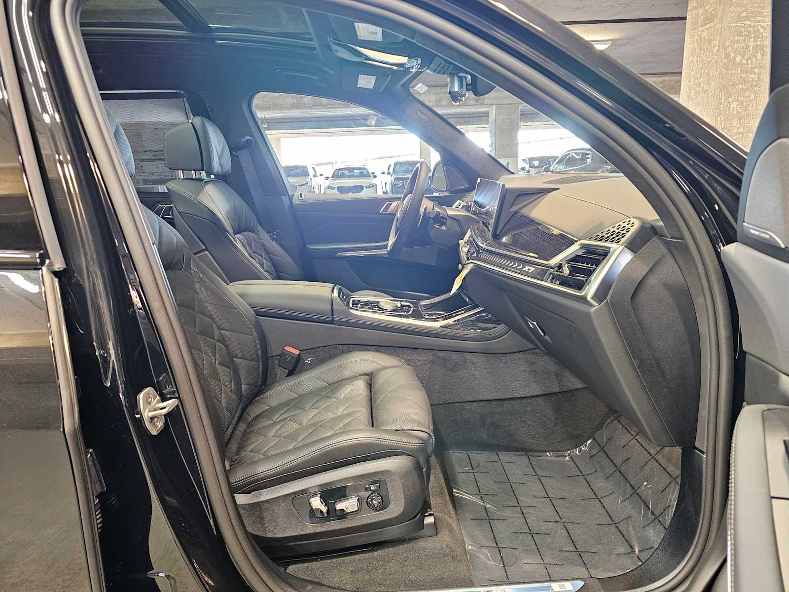 Thumbnail: 2026 BMW X7 - 28