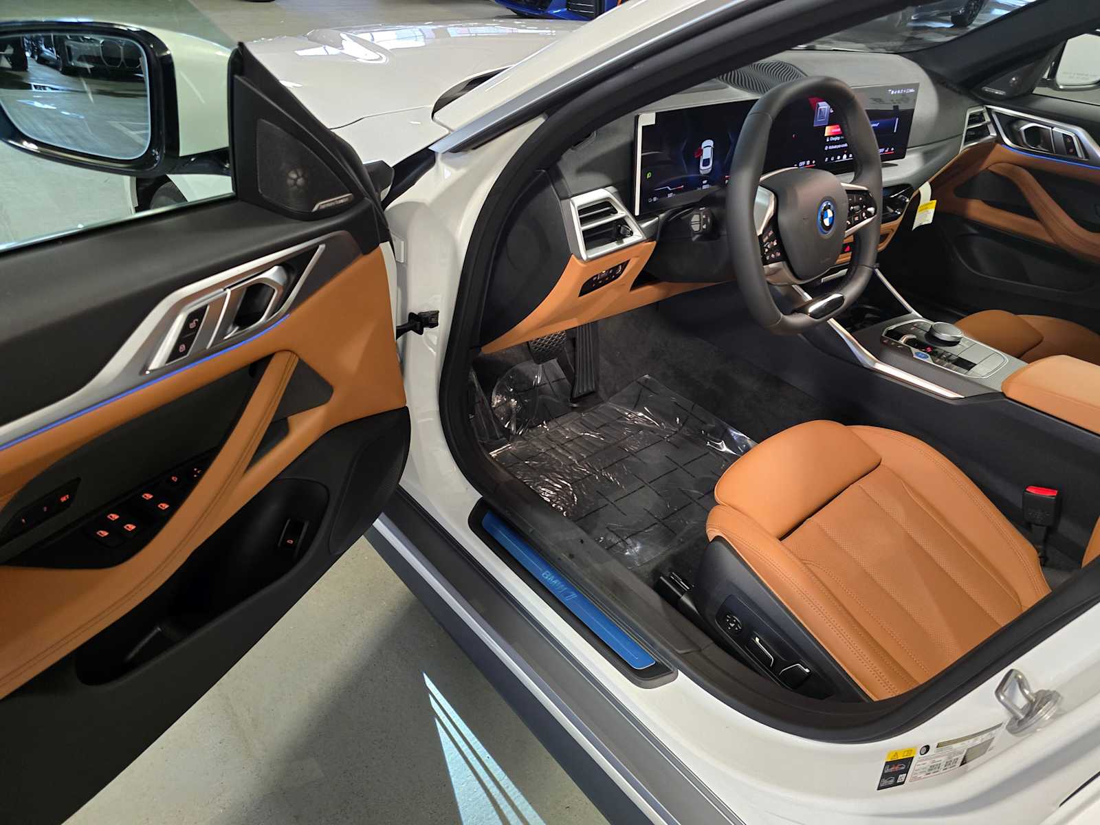 Thumbnail: 2025 BMW i4 - 24