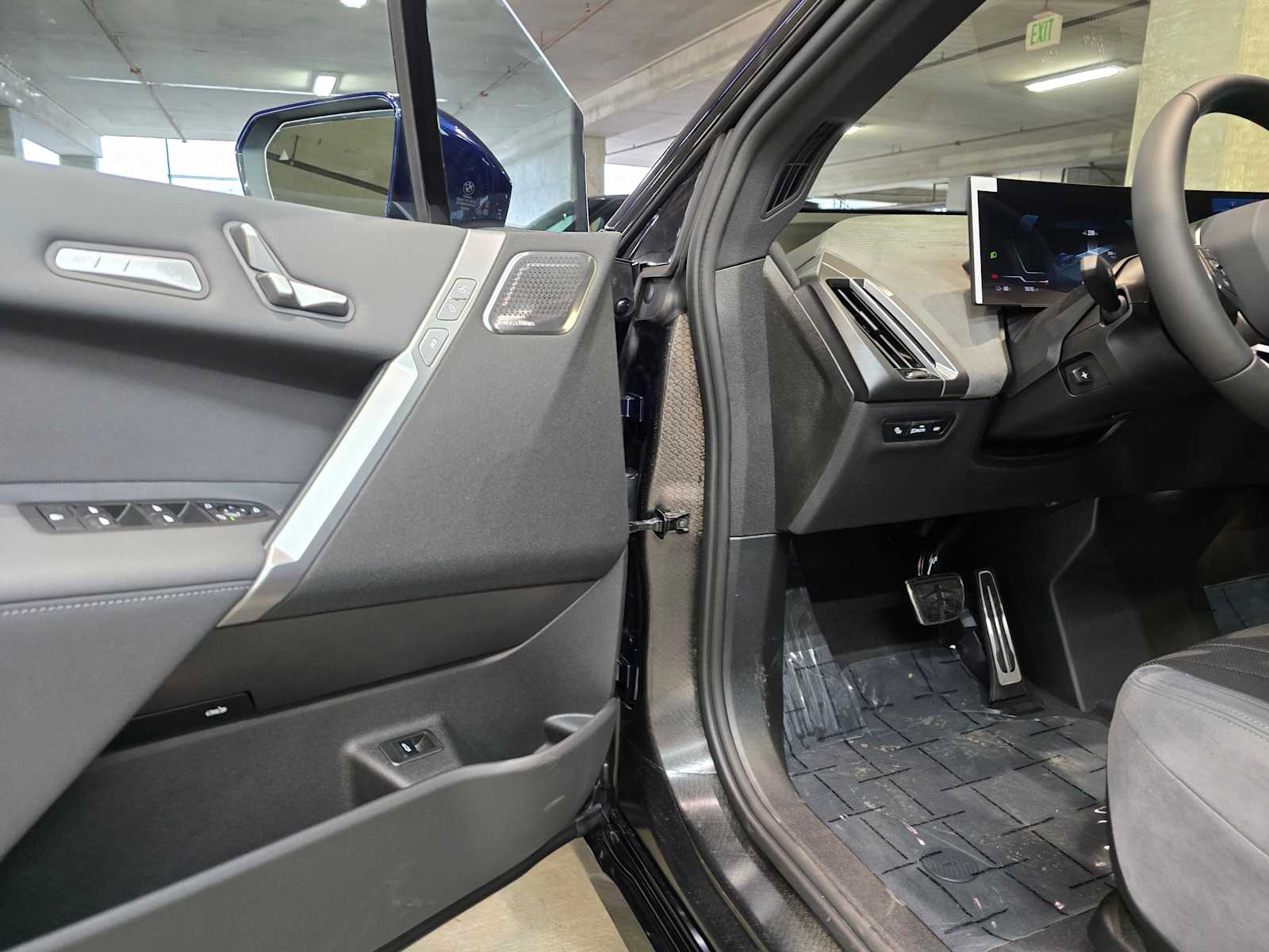 Thumbnail: 2026 BMW iX - 23