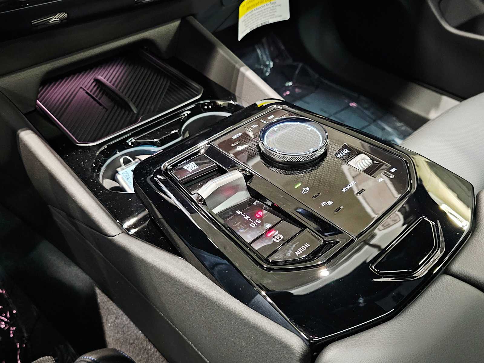 Thumbnail: 2026 BMW 5 Series - 17