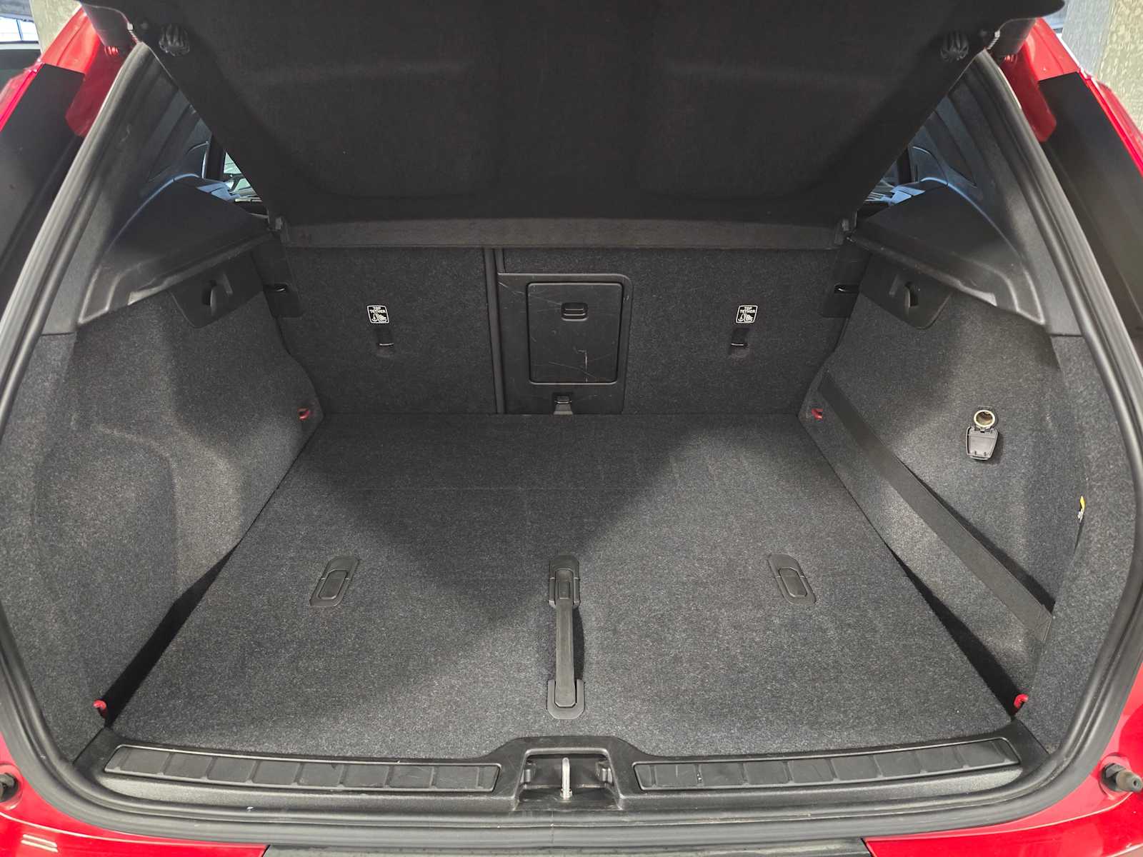 Thumbnail: 2019 Volvo XC40 - 34