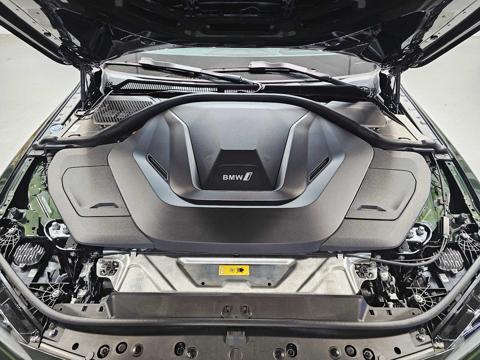 Thumbnail: 2023 BMW i4 - 9