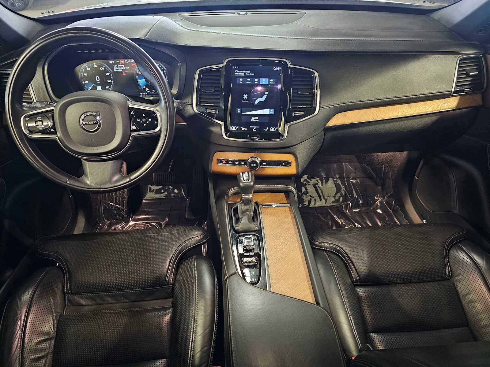 Thumbnail: 2016 Volvo XC90 - 10