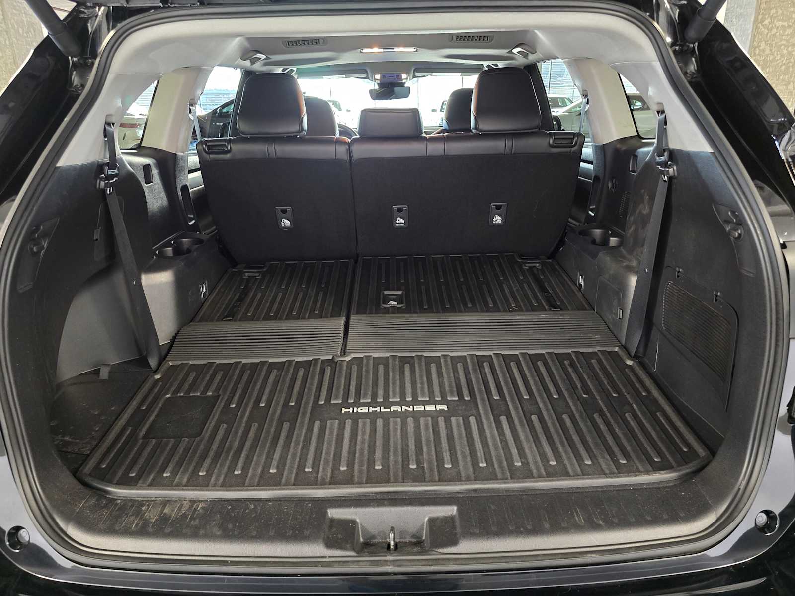 Thumbnail: 2024 Toyota Highlander - 30