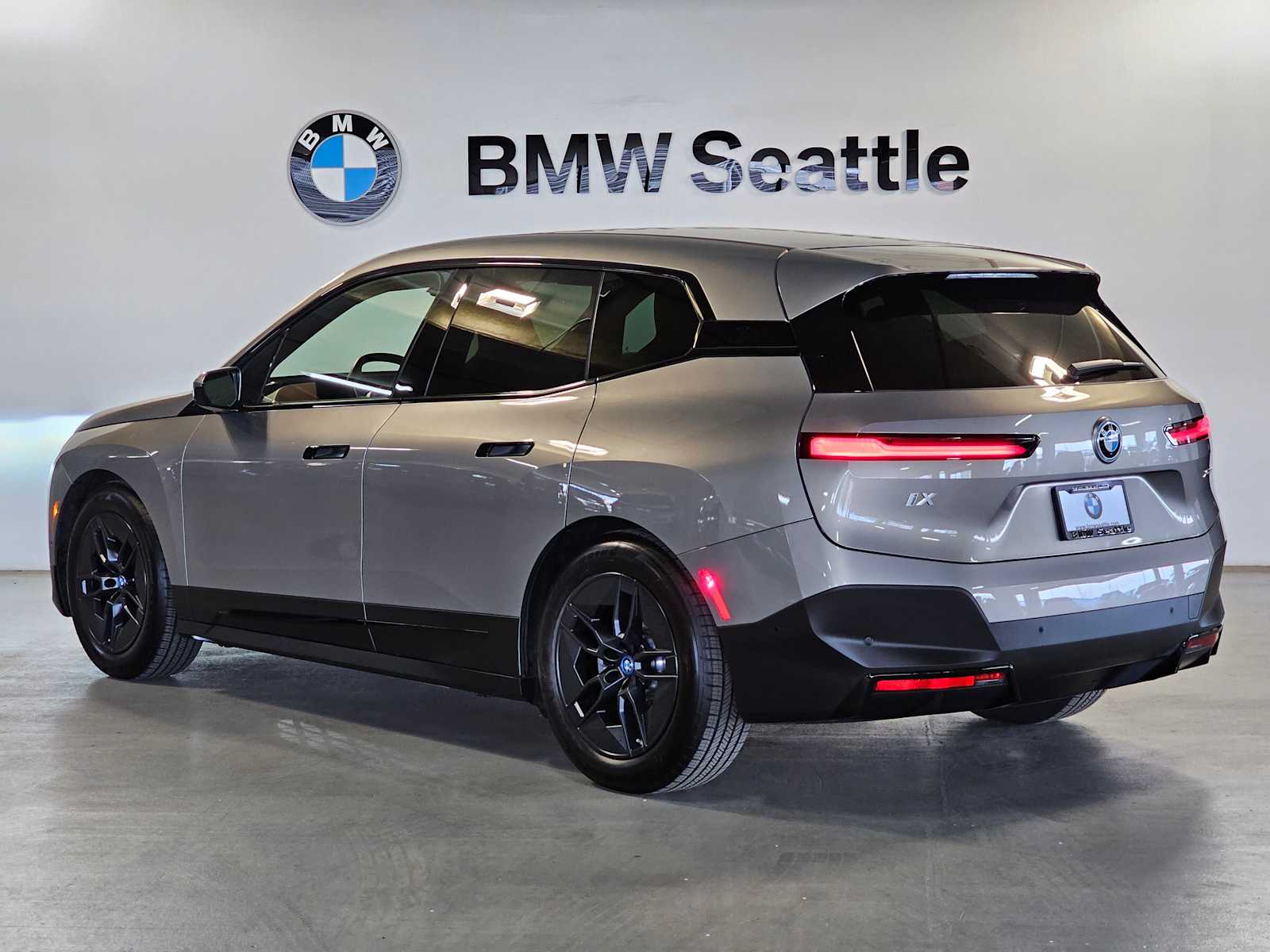 Thumbnail: 2023 BMW iX - 4