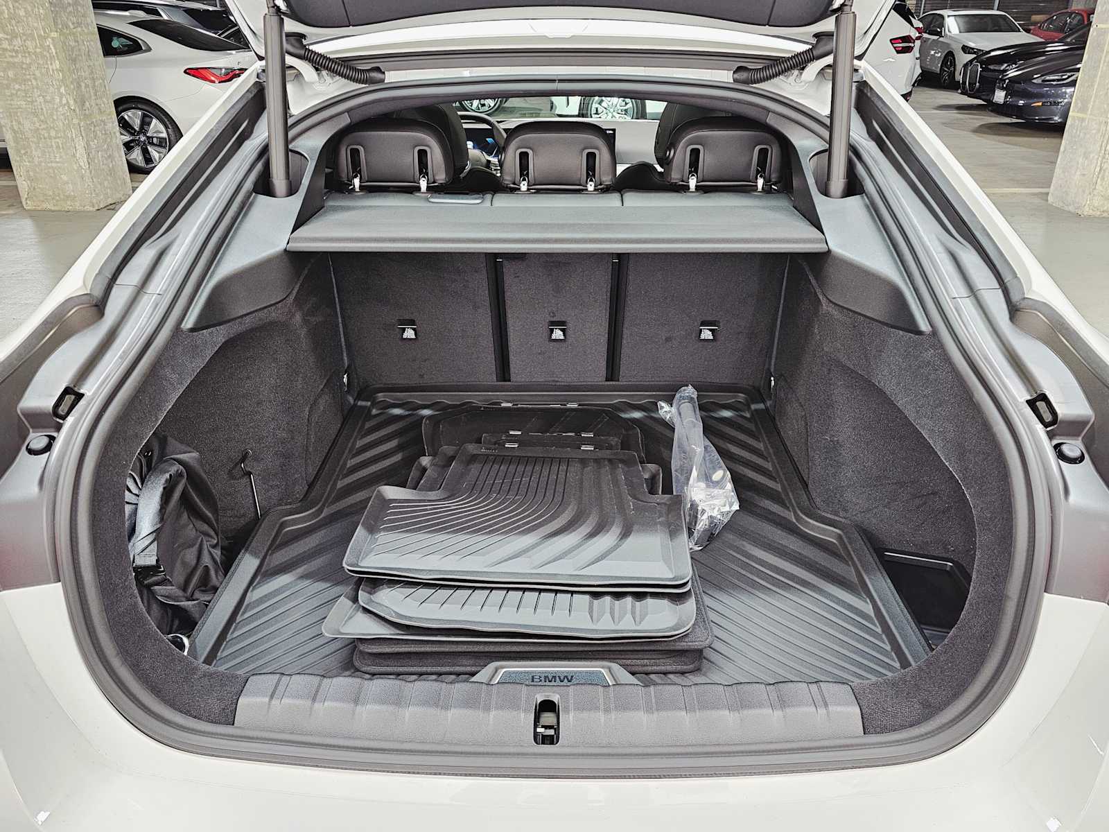 Thumbnail: 2025 BMW i4 - 28