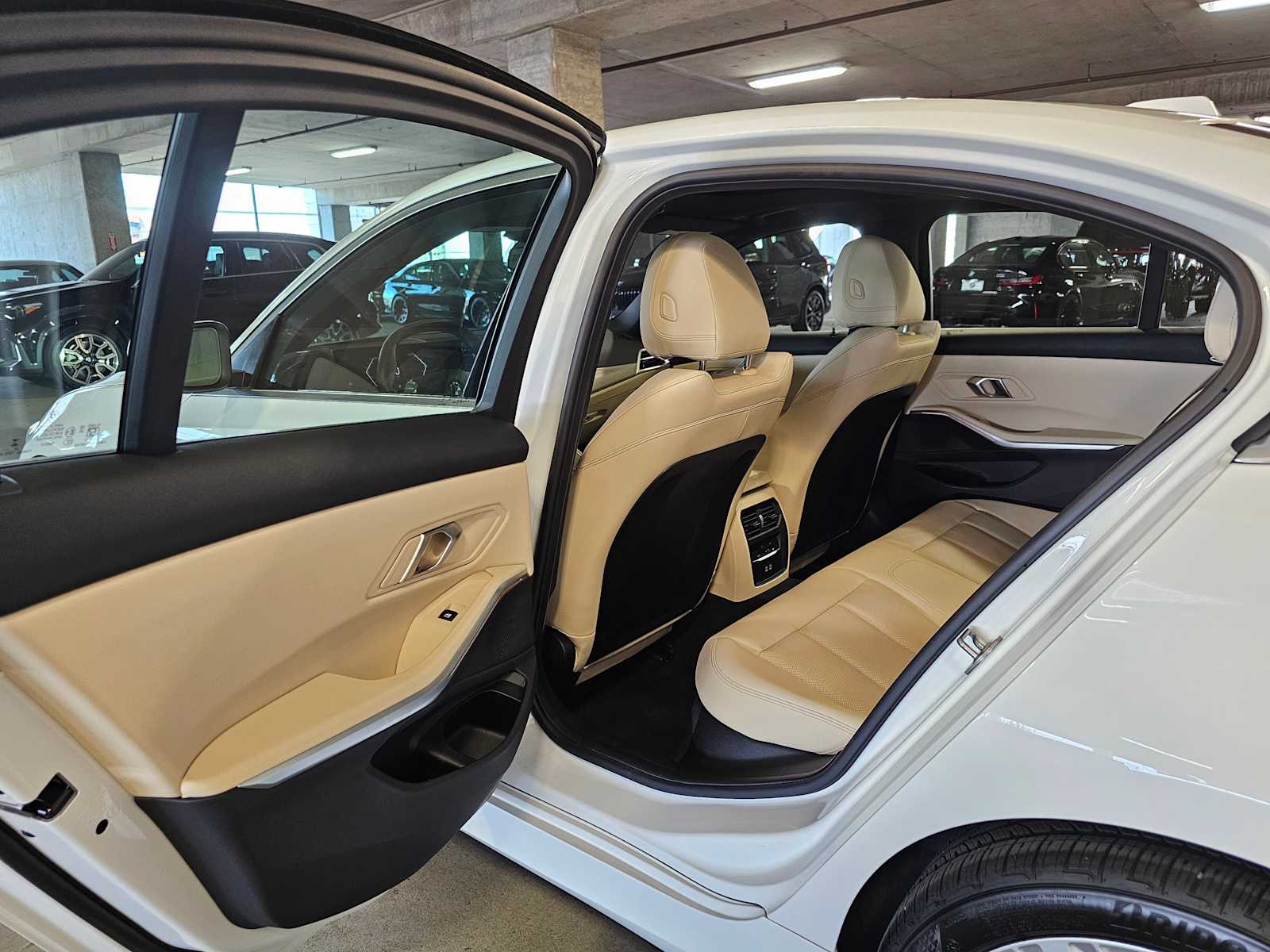 Thumbnail: 2025 BMW 3 Series - 36