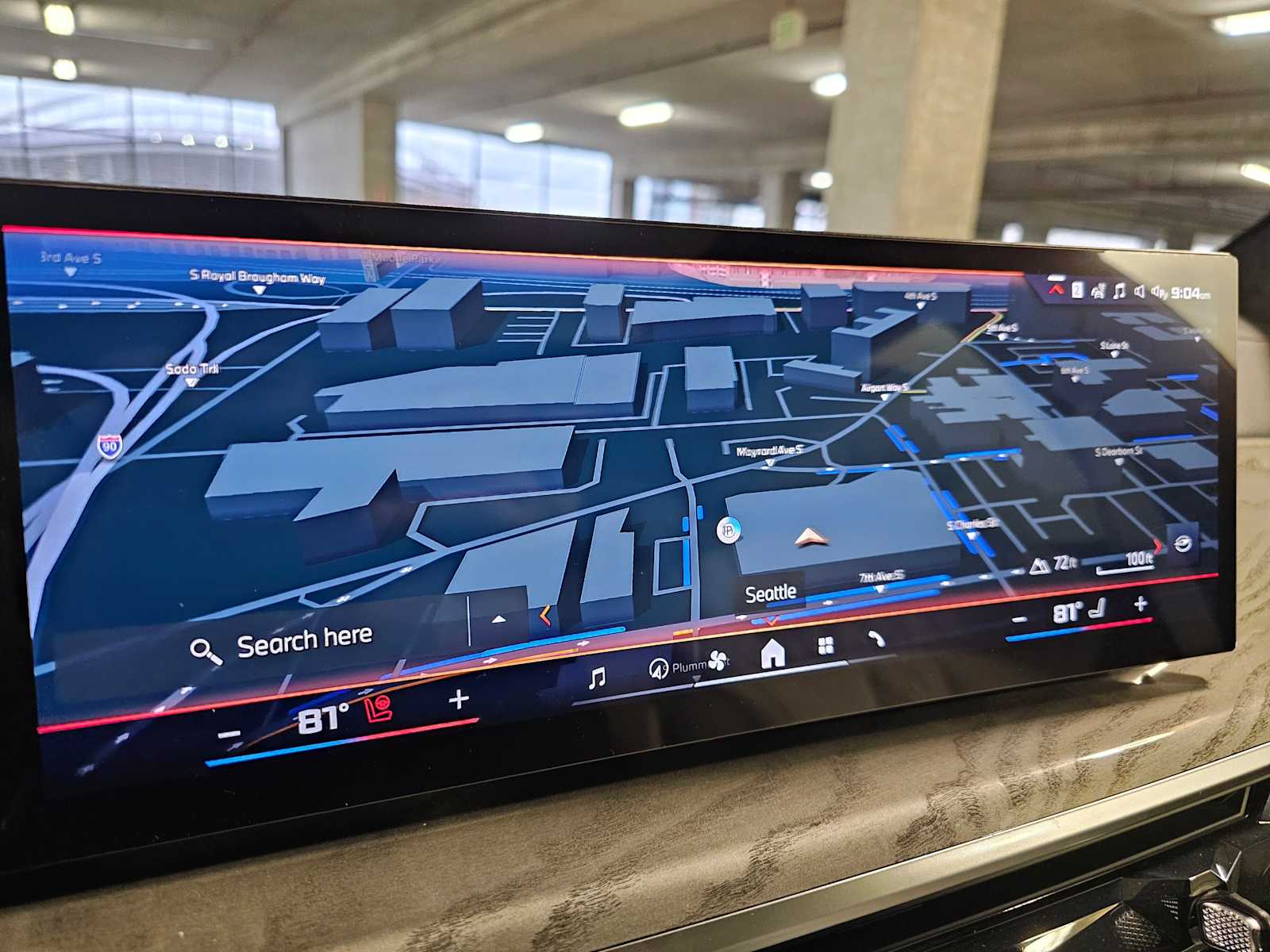 Thumbnail: 2026 BMW X7 - 15