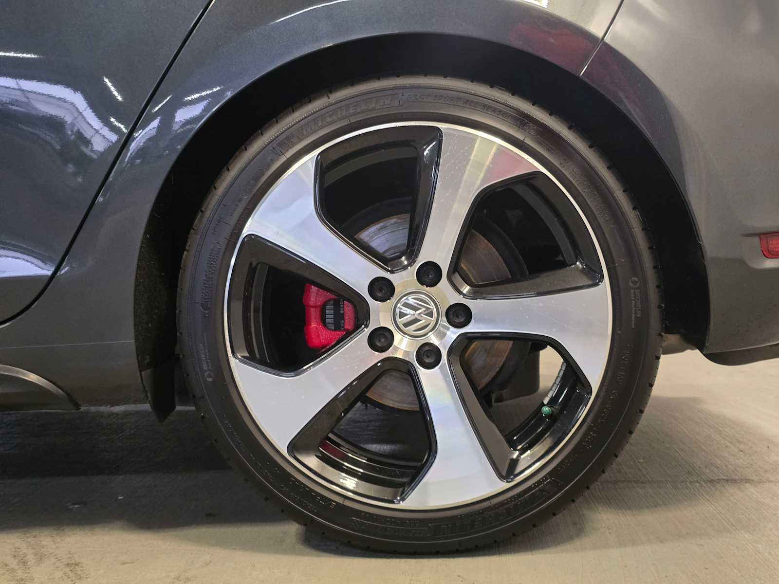 Thumbnail: 2012 Volkswagen Golf - 7