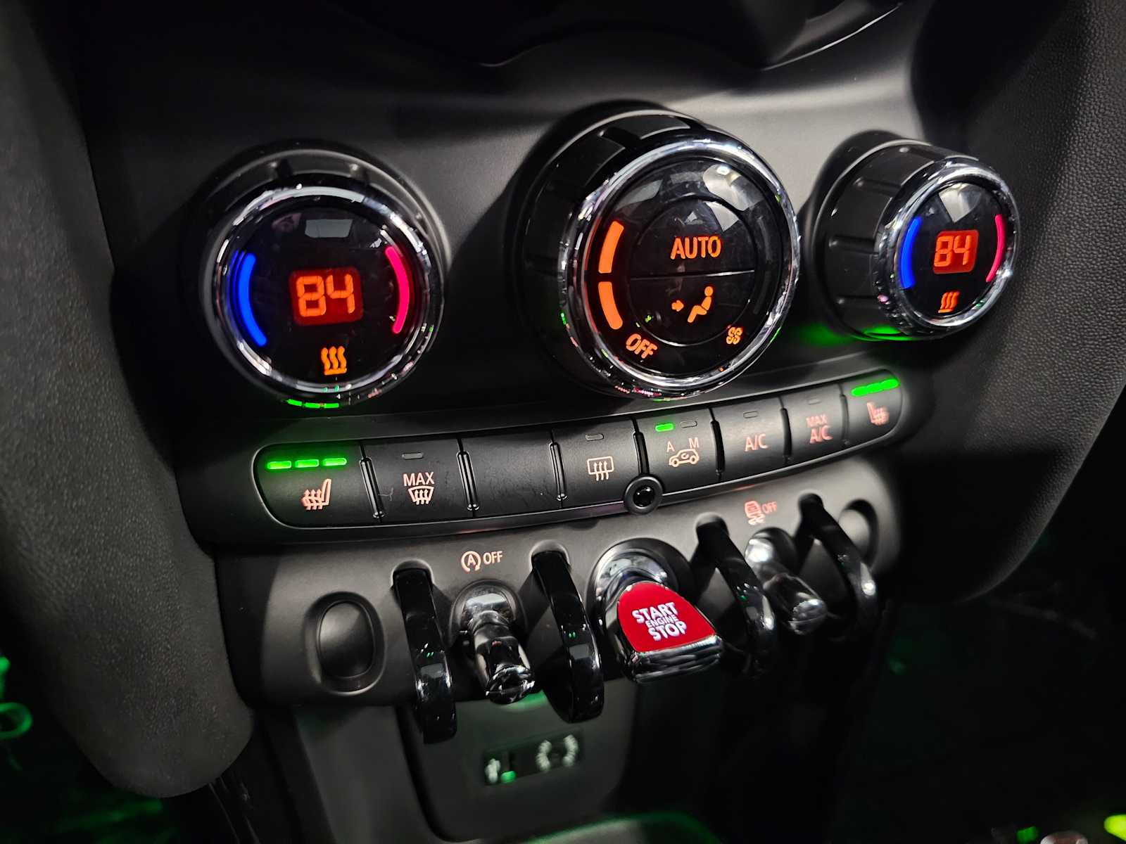 Thumbnail: 2016 MINI Cooper Hardtop - 16