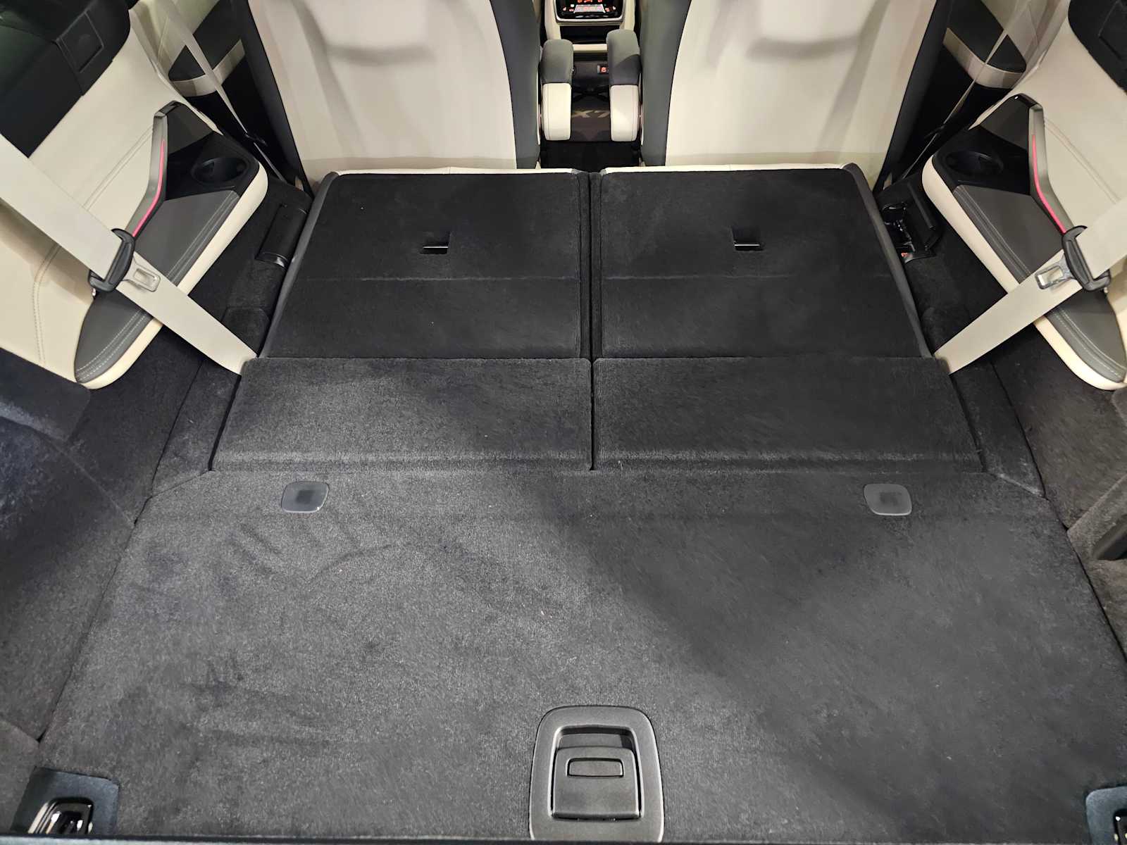 Thumbnail: 2026 BMW X7 - 50