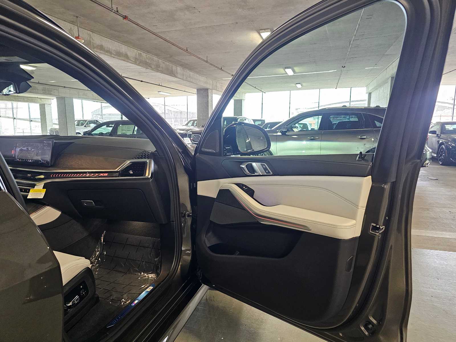 Thumbnail: 2026 BMW X5 - 32
