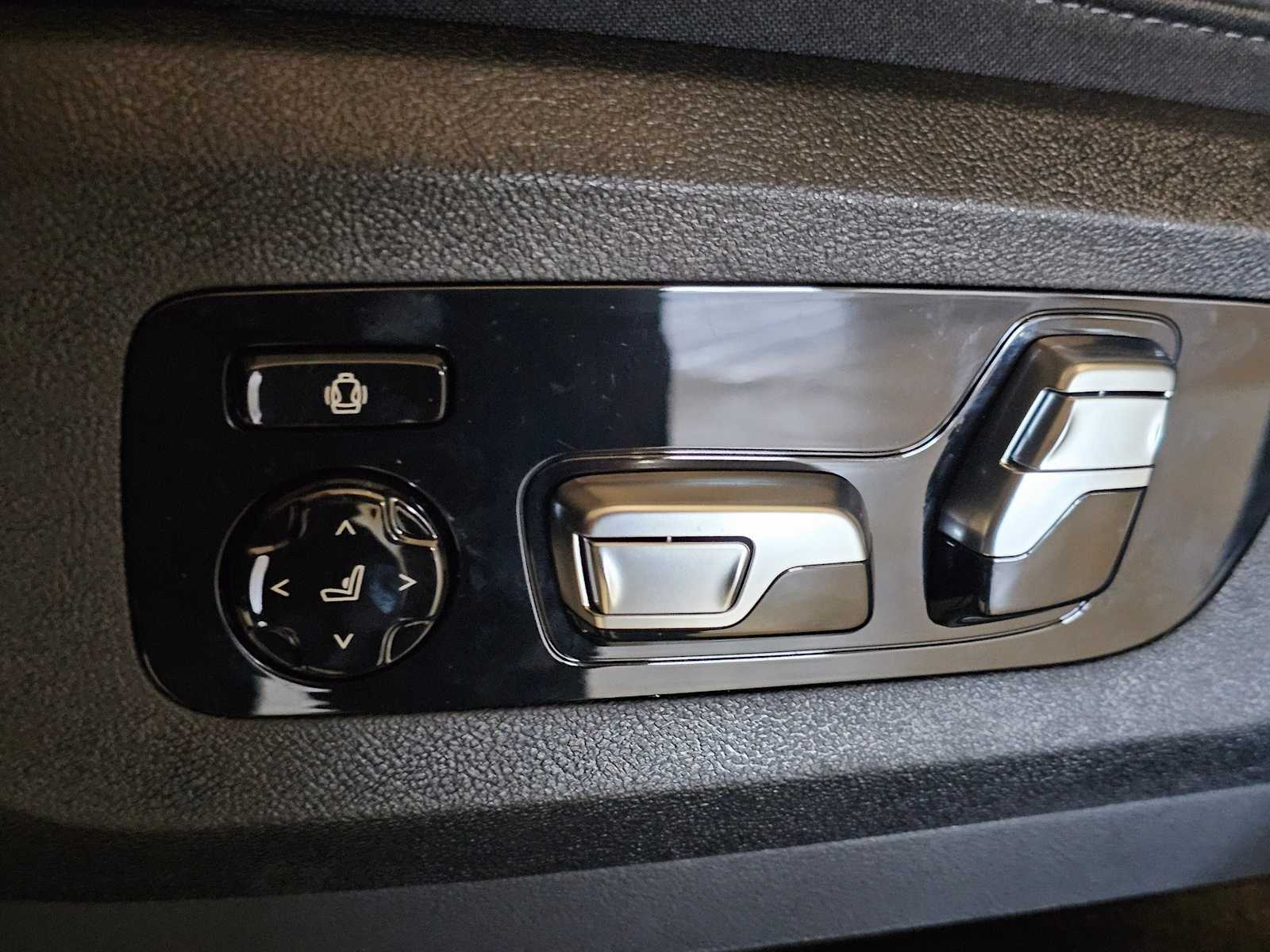 Thumbnail: 2026 BMW X5 - 23