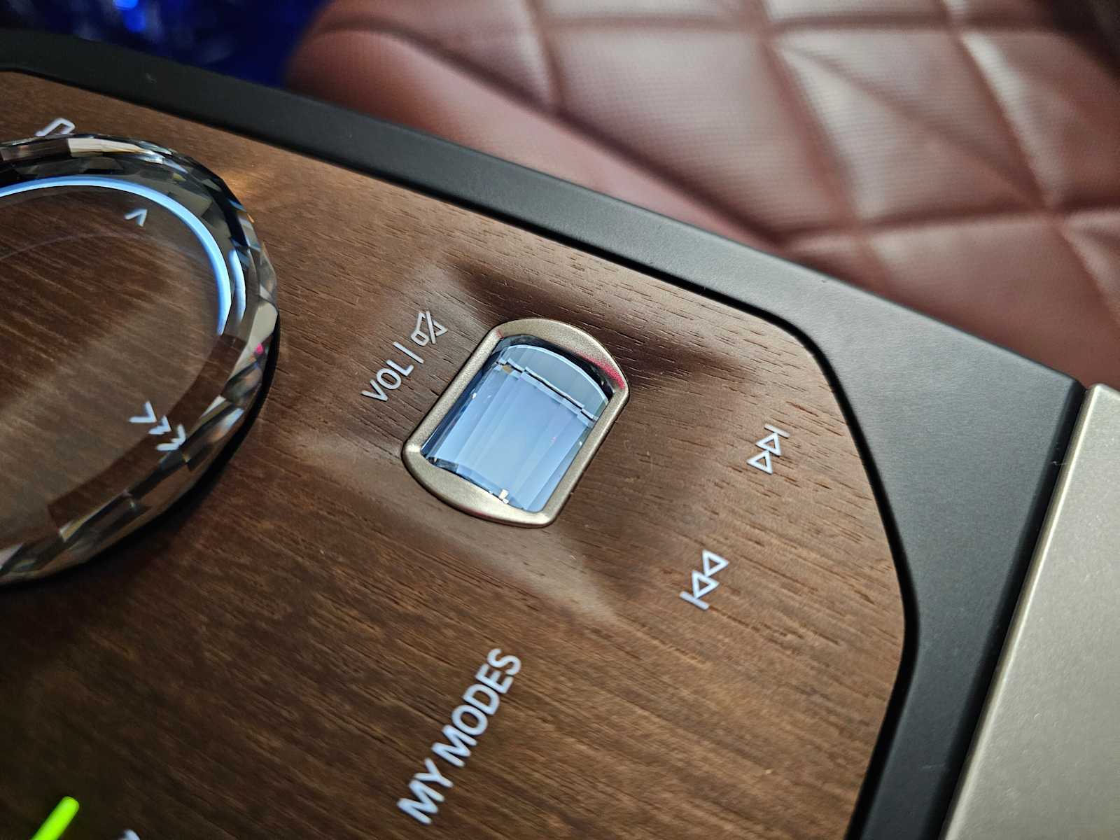 Thumbnail: 2023 BMW iX - 24