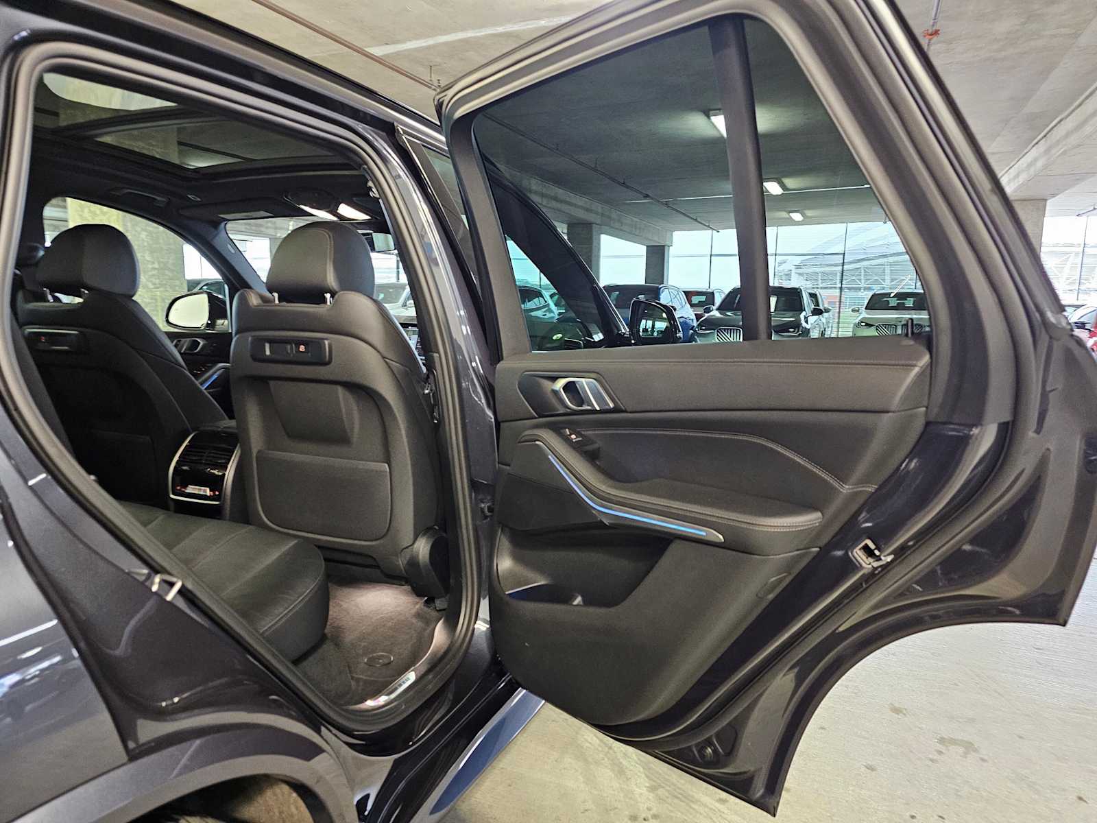 Thumbnail: 2022 BMW X5 - 37