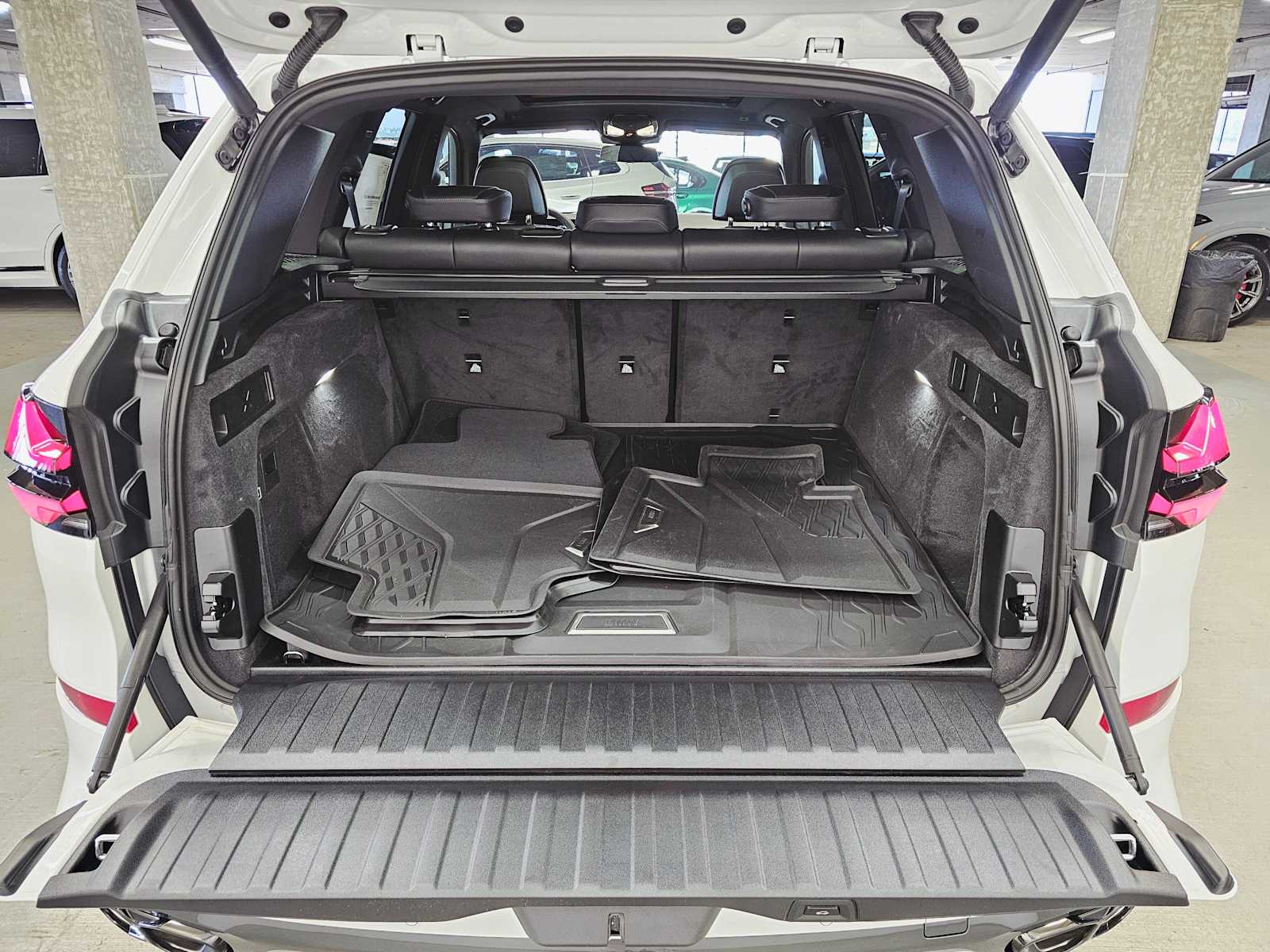 Thumbnail: 2026 BMW X5 - 28