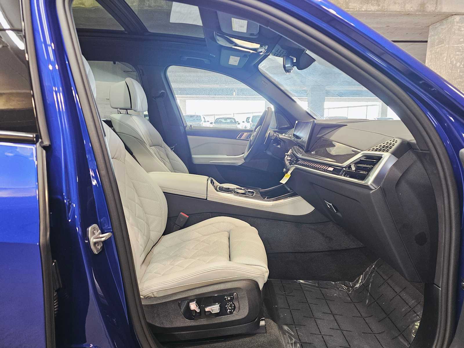 Thumbnail: 2026 BMW X5 - 27