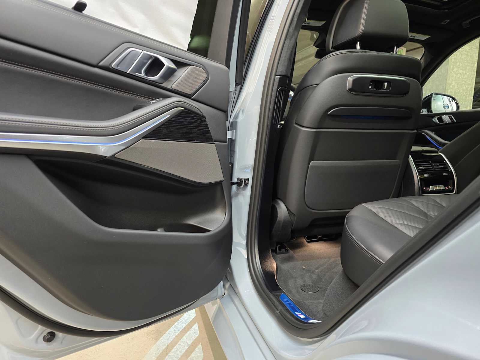 Thumbnail: 2026 BMW X5 - 25