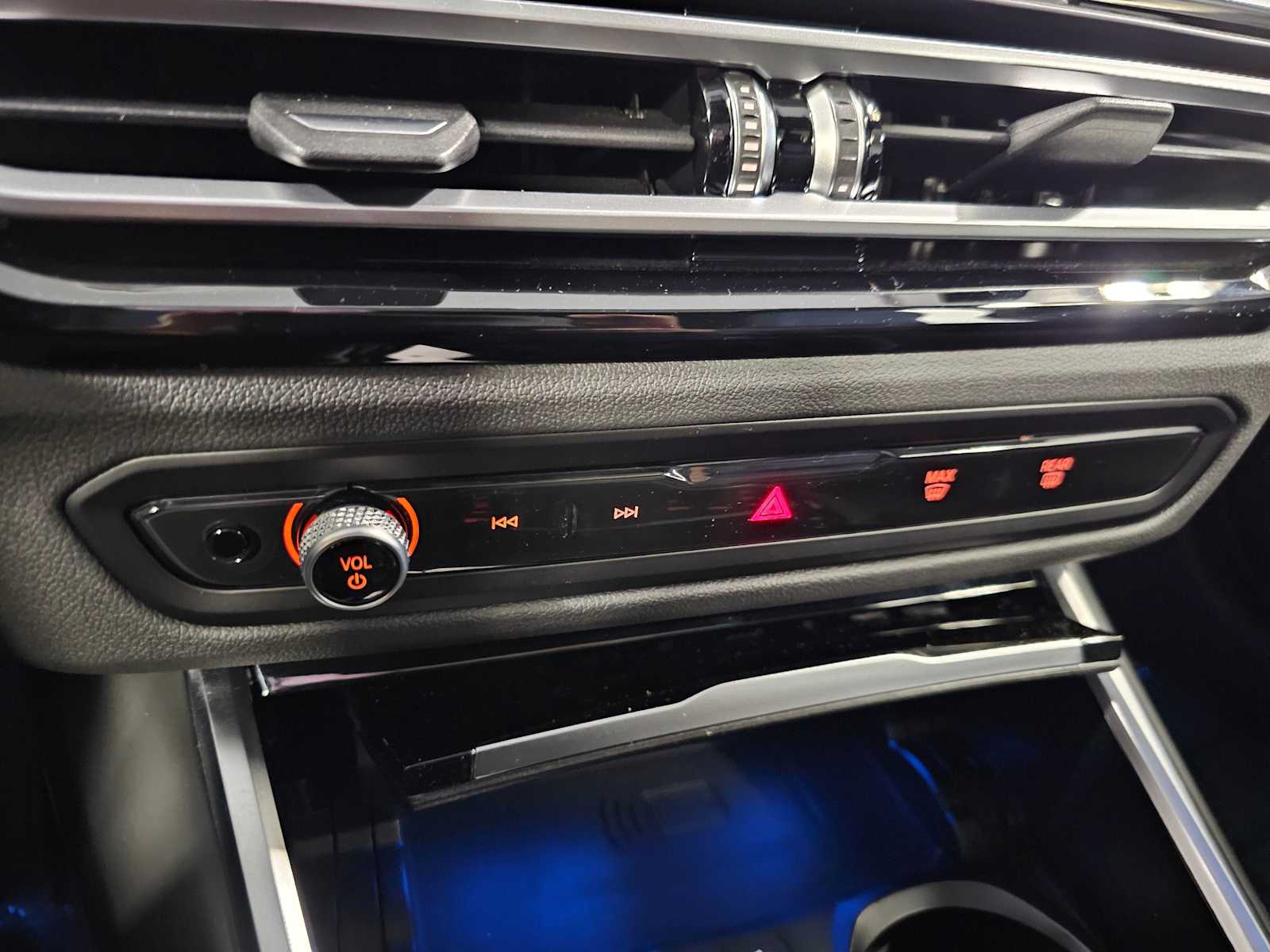 Thumbnail: 2023 BMW i4 - 18