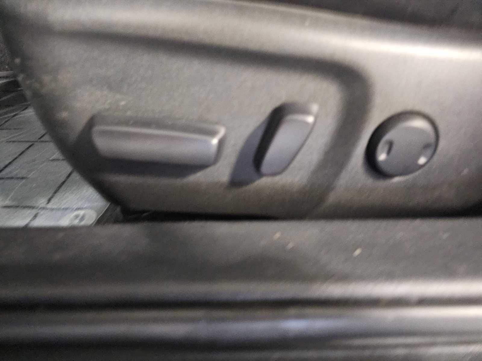 Thumbnail: 2016 Toyota Camry - 26