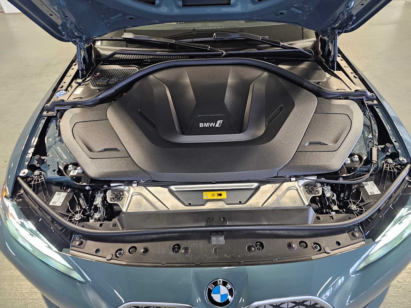 Thumbnail: 2026 BMW i4 - 9