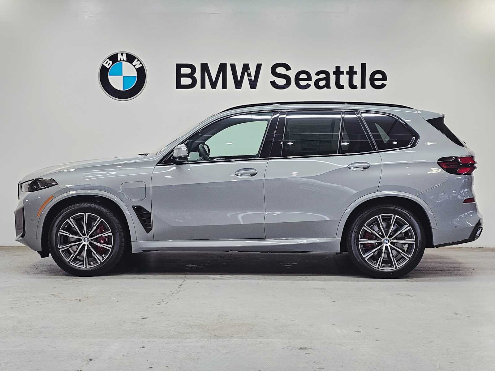 Thumbnail: 2026 BMW X5 - 3