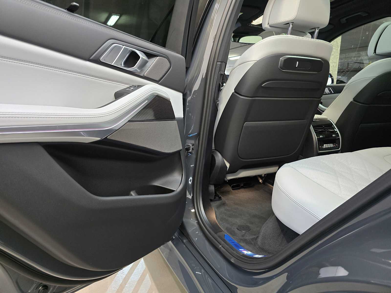 Thumbnail: 2026 BMW X5 - 27