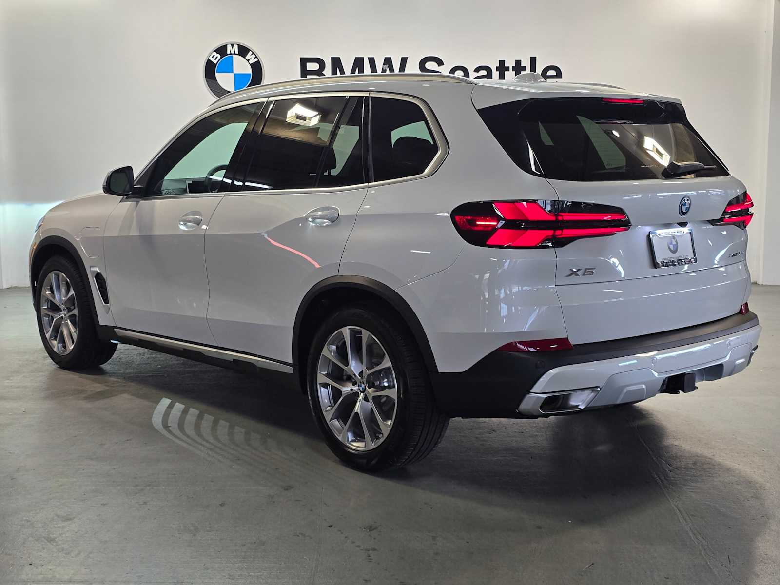 Thumbnail: 2026 BMW X5 - 4