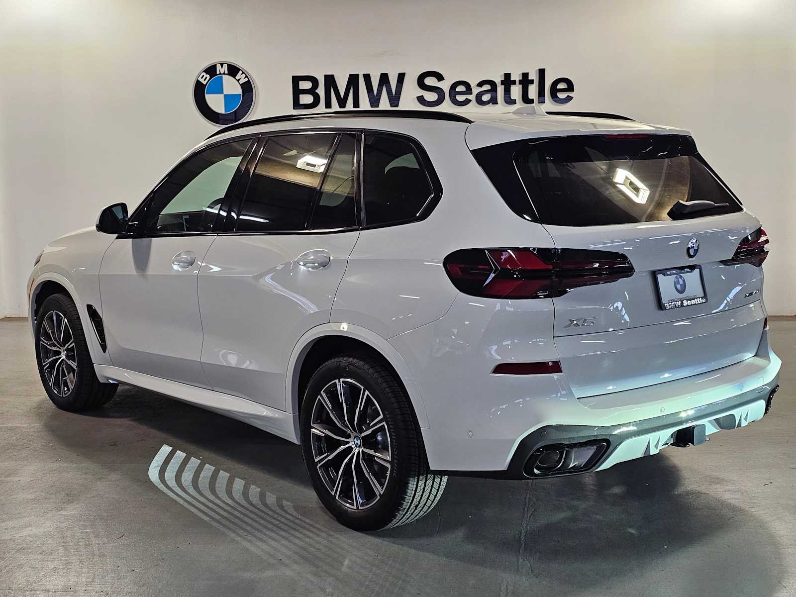 Thumbnail: 2026 BMW X5 - 4