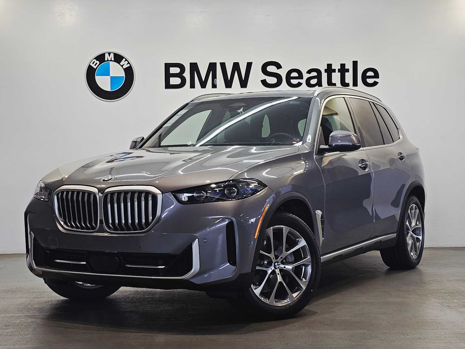 Thumbnail: 2026 BMW X5 - 1