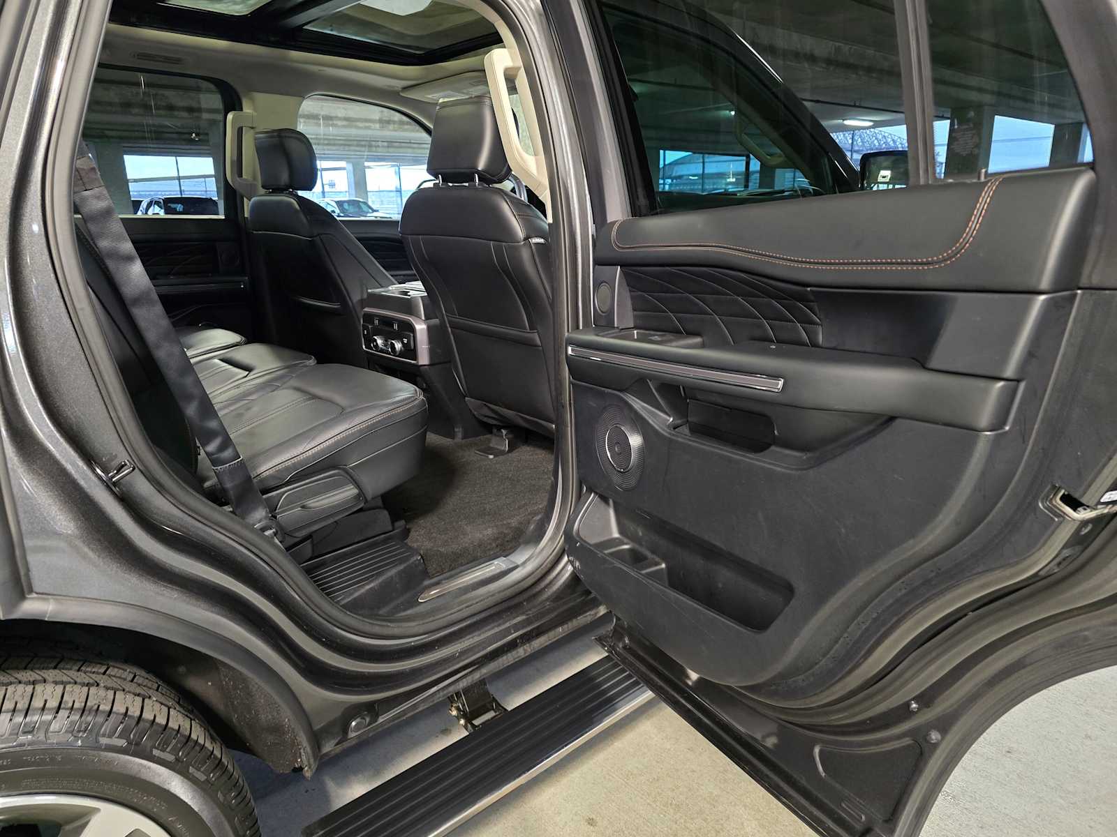 Thumbnail: 2020 Ford Expedition - 31